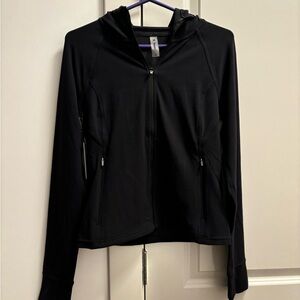 Aritzia TnAction TnaBUTTER Swan Zip Up Hoodie
